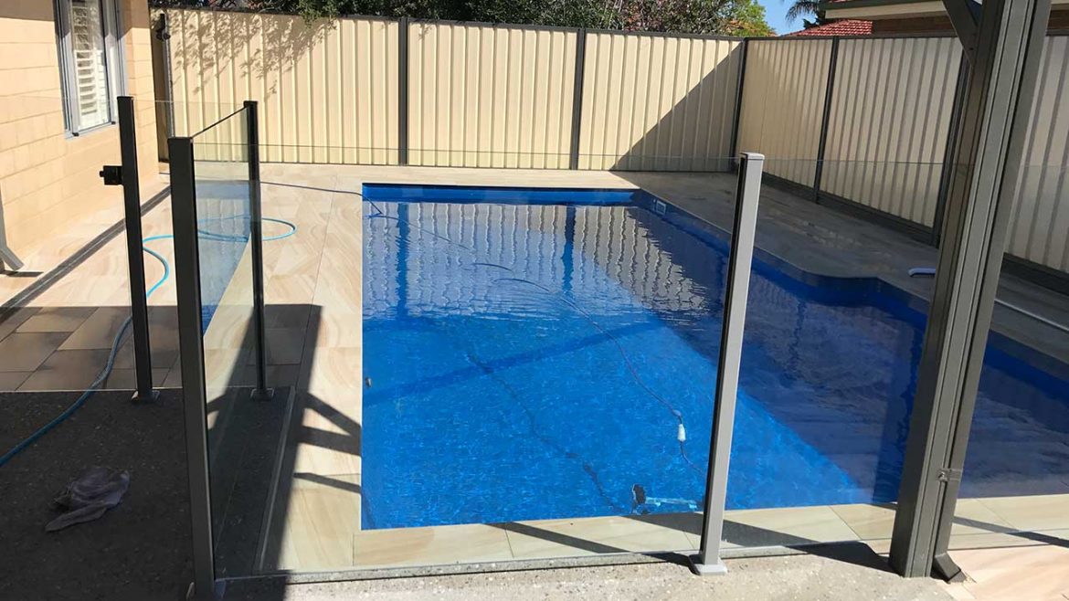 semi-frameless-pool-fencing-kim-kinross2 semi frameless pool fencing kim kinross2