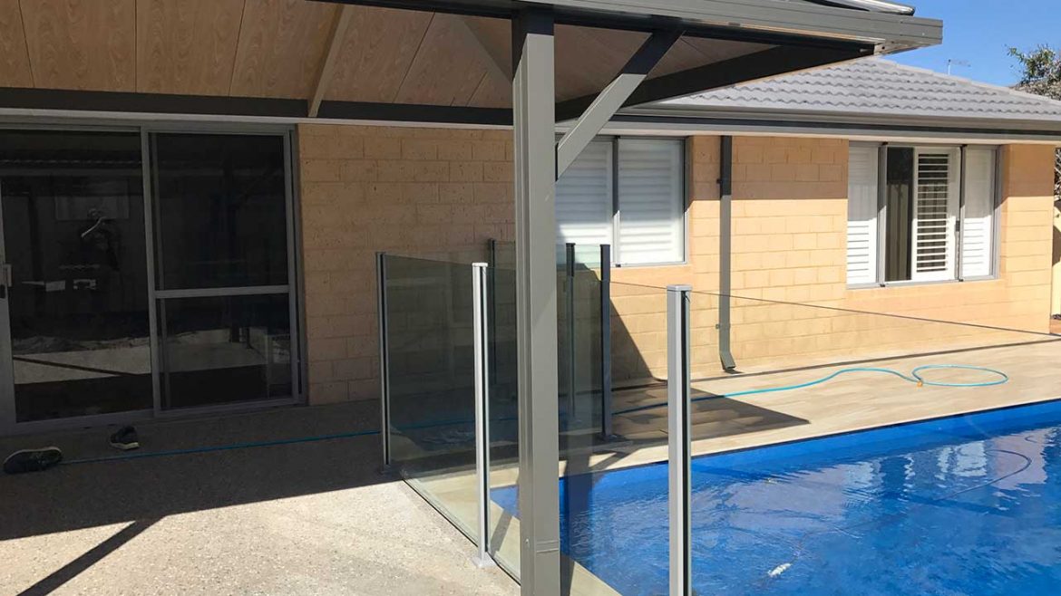 semi-frameless-pool-fencing-kim-kinross3 semi frameless pool fencing kim kinross3