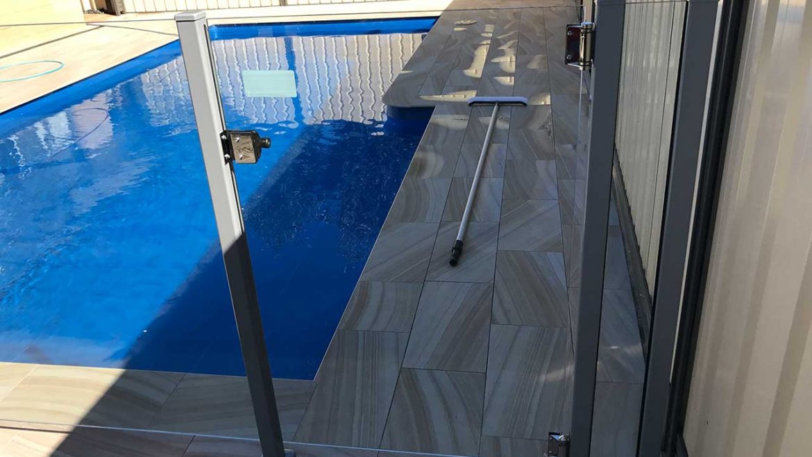 semi-frameless-pool-fencing-kim-kinross4 semi frameless pool fencing kim kinross4