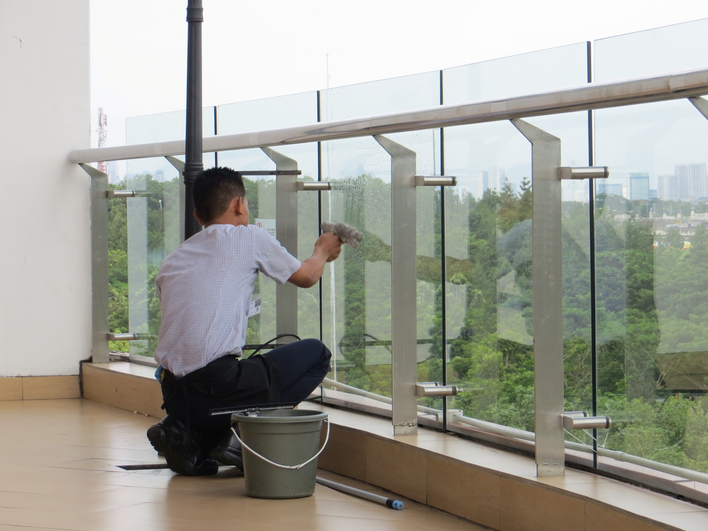 Best Products to Clean Glass: A Clear Choice for Sparkling Results