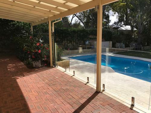 frameless-glass-pool-fencing-perth-wa11